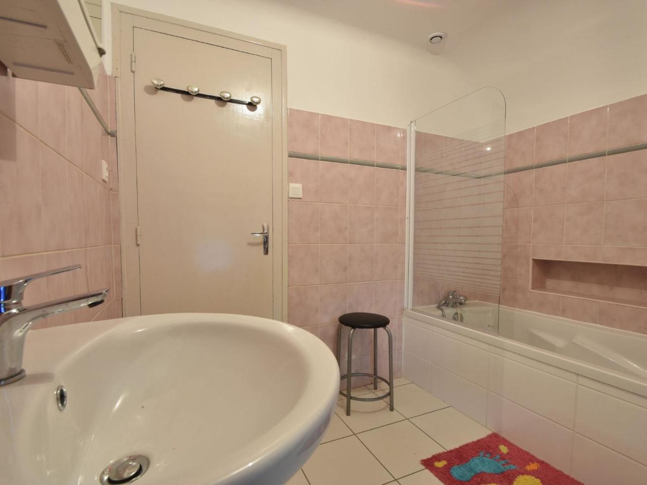 Superb Holiday Home With Private Garden Yvias Εξωτερικό φωτογραφία